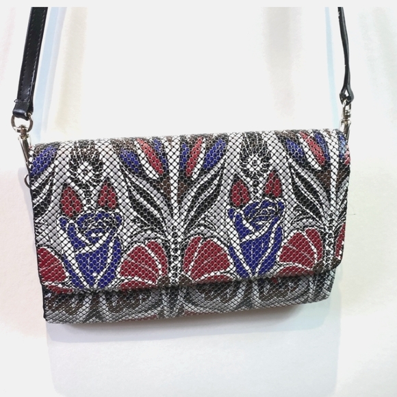 VGC❤️🤍💙Whiting & Davis Crossbody! - Picture 3 of 17